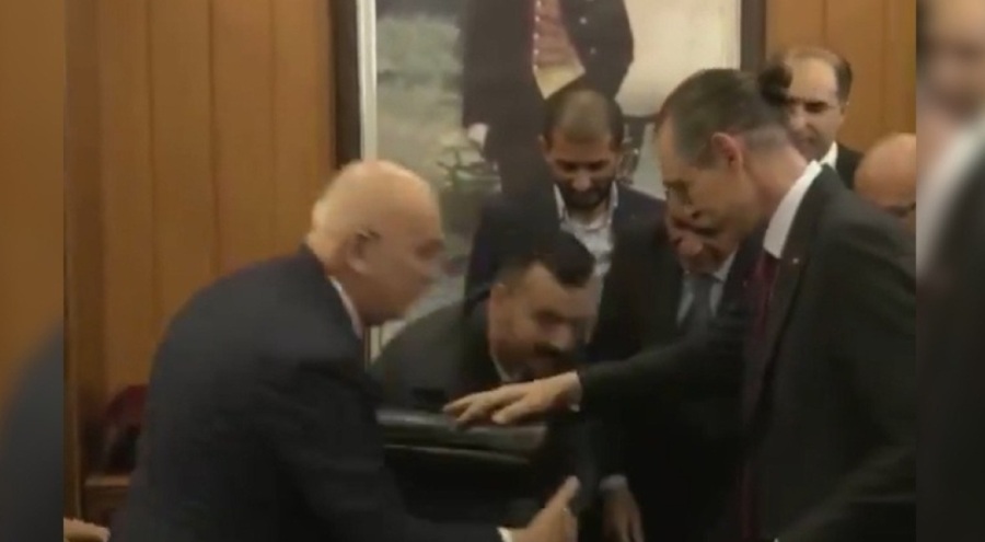 Etimesgut'ta bayrak değişimi, Beşikçioğlu görevi bu şekilde devraldı