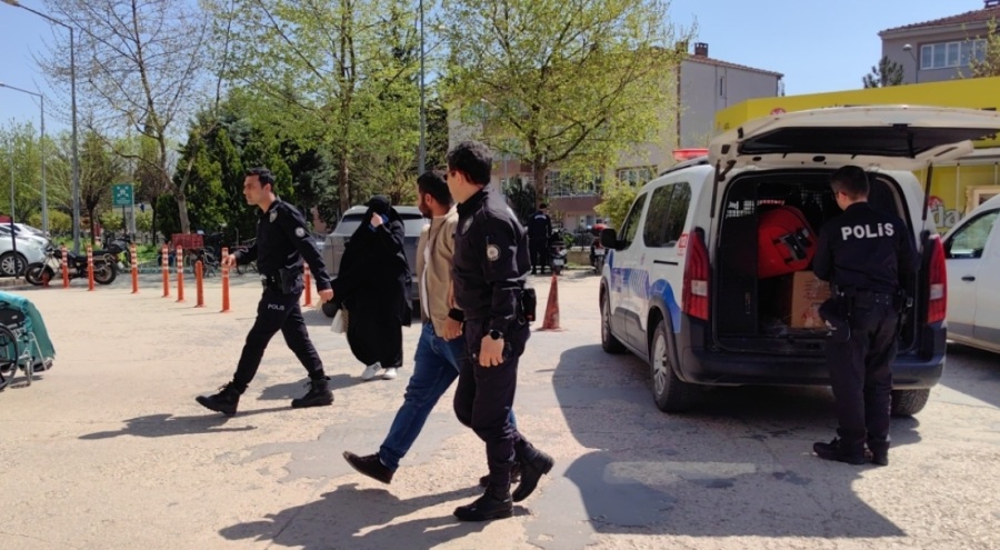 Kaçak göçmenler evlendikleri gün Bursa'da yakalandı