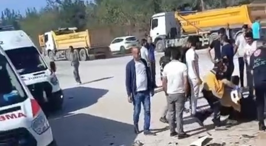 Bursa'da hafriyat kamyonları çarpıştı!