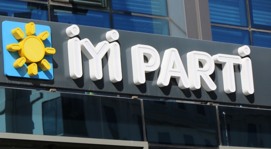İYİ Parti'de genel başkanlık için ilk aday açıklandı