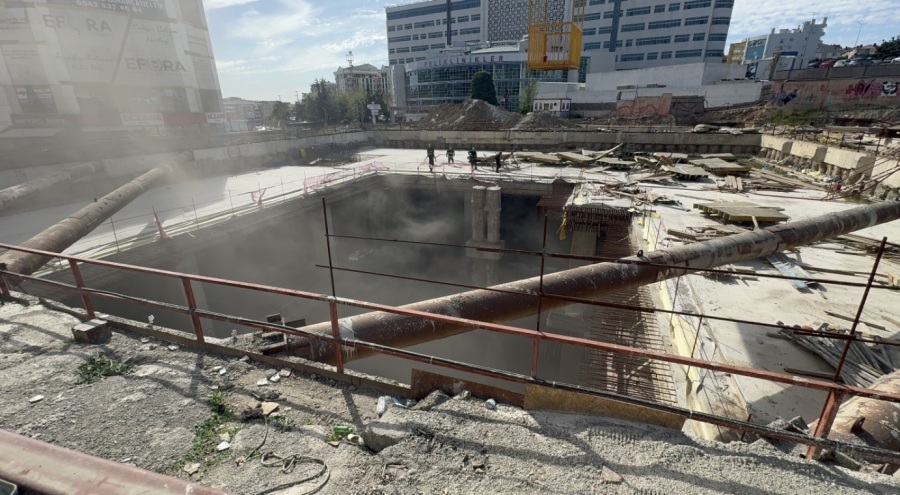 Metro şantiyesinde yangın!