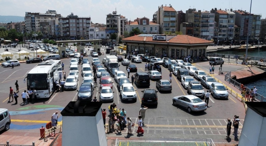Bozcaada trafiğine "bayram tatili" ayarı