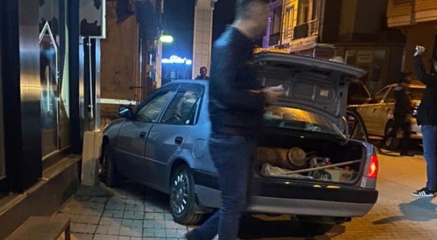 Çalışır vaziyetteki araçta ölü bulundu