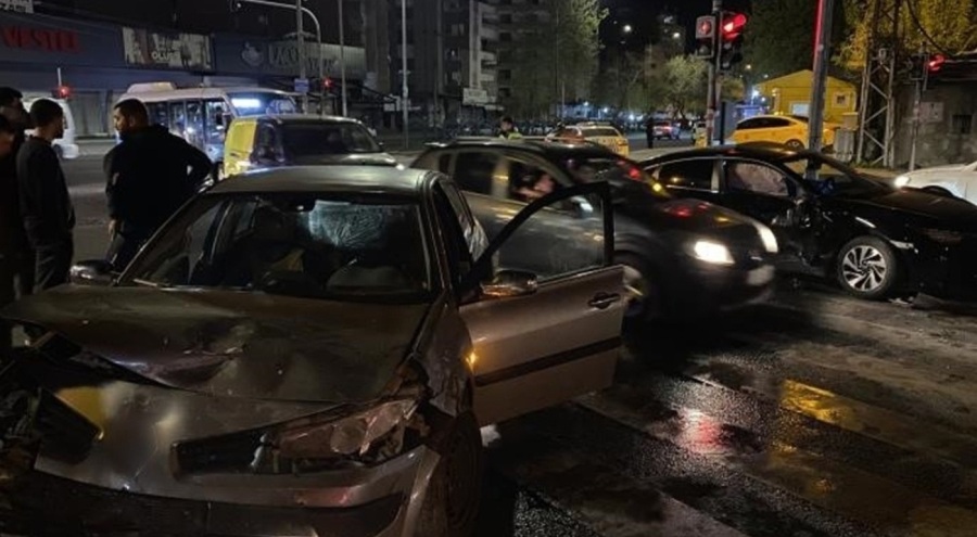 Diyarbakır'da kaza: 4 kişi yaralandı
