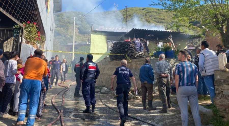 Alevlerin arasında kalan 2 yaşındaki çocuk öldü