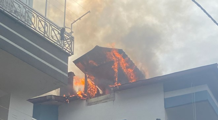 Ordu'da çatı katı cayır cayır yandı