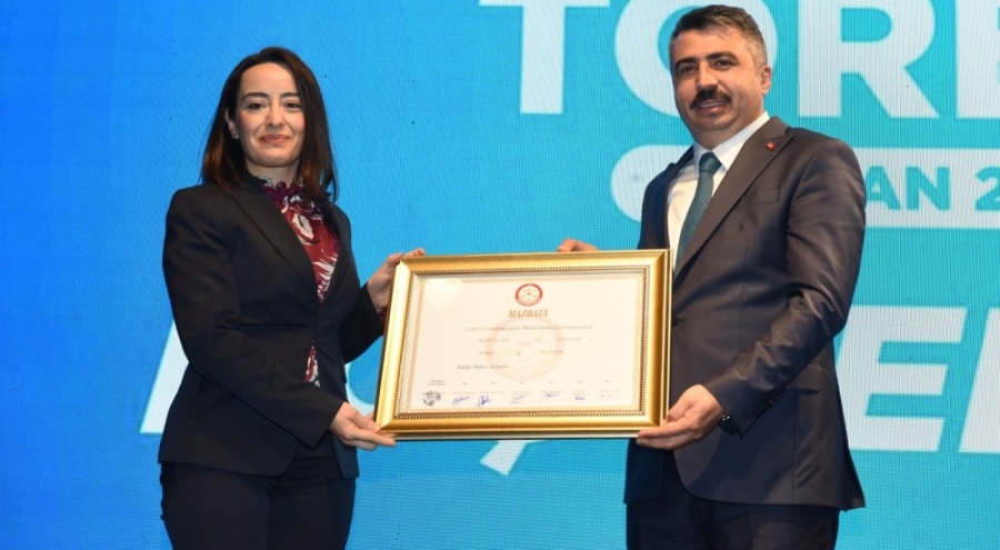 Yıldırım Belediye Başkanı Oktay Yılmaz mazbatasını aldı
