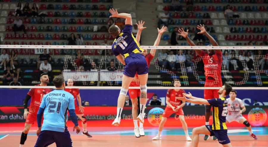 Fenerbahçe, Efeler Ligi'nde finaline yükseldi