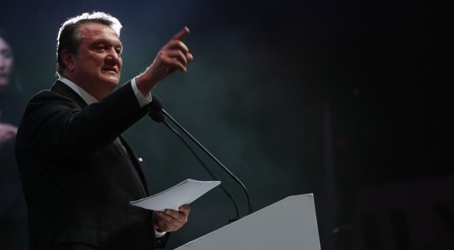 Hasan Arat'tan futbolculara: Hemen şimdi bu kapıdan çıkıp gidebilirsiniz