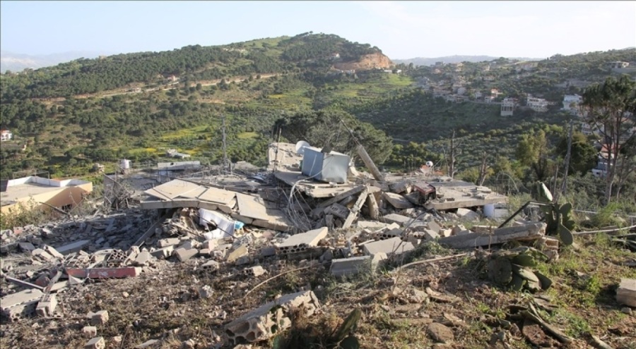 İsrail'in Lübnan'ın güneyine düzenlediği hava saldırısında 5 kişi hayatını kaybetti