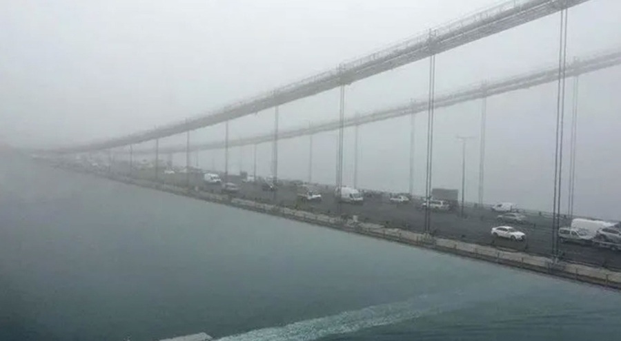 İstanbul Boğazı'nda gemi trafiği askıya alındı