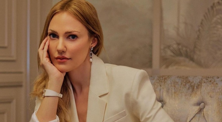Meryem Uzerli'nin 4 milyonluk yemeği! Riyadlı ailenin konuğu oldu