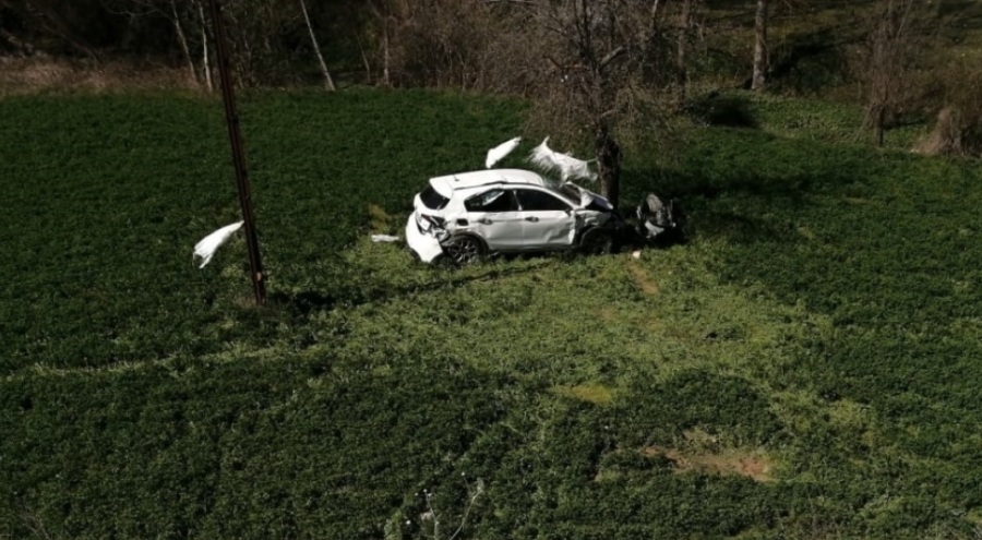 Bursa'da cenazeye giderken tarlaya devrilen otomobildeki 1 kişi öldü, 4 kişi yaralandı