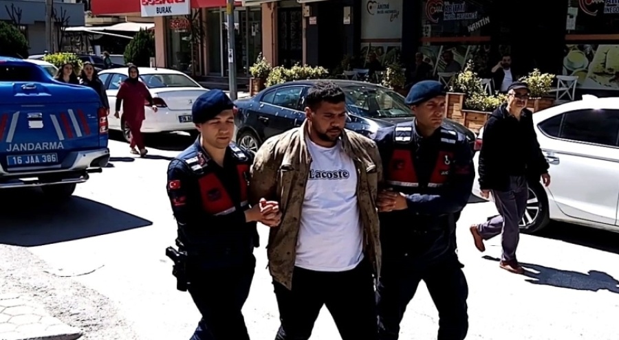Bursa'da 'şaka' yüzünden arkadaşını bıçaklayan şahıs adliyeye sevk edildi