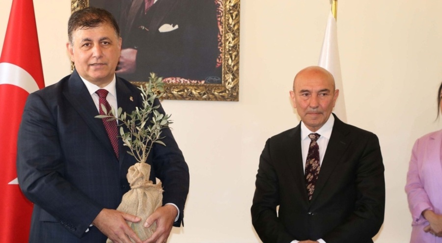 İzmir Büyükşehir Belediyesi'nde devir teslim