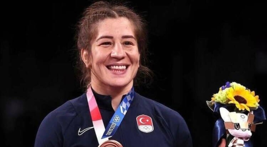 Milli güreşçi Yasemin Yiğit Adar, Paris 2024 Olimpiyat Oyunları için kota kazandı