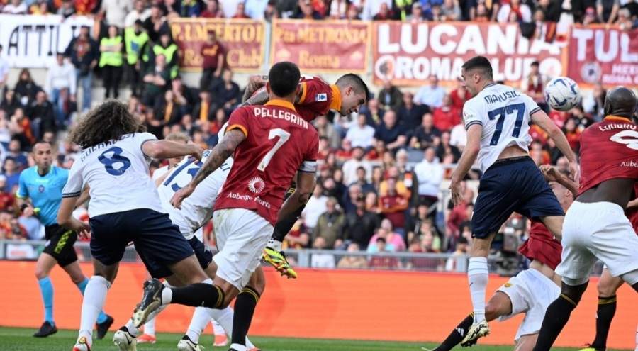 Roma, Lazio'yu 1-0 mağlup etti