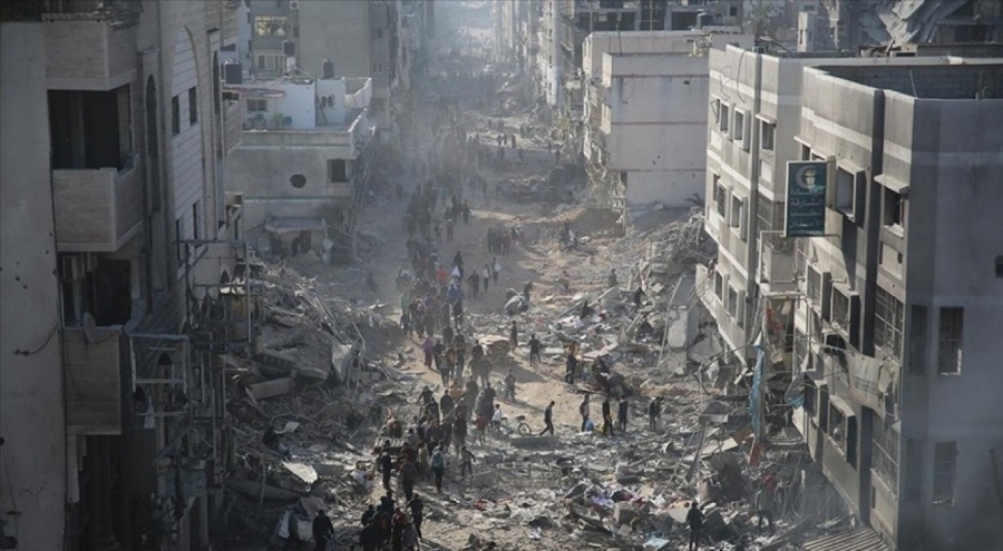 Gazzeli hattat, yıkılan evlerin enkazına yazıyor!