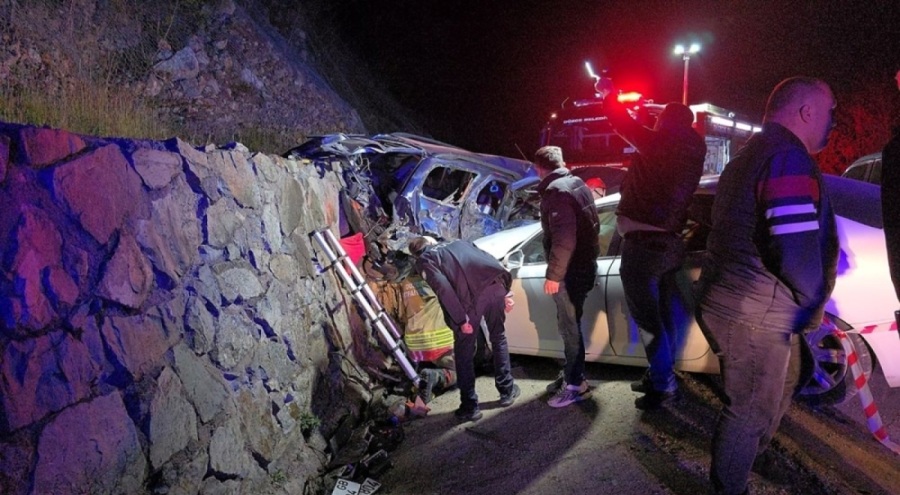 Can pazarı! 3 araçlık feci kaza