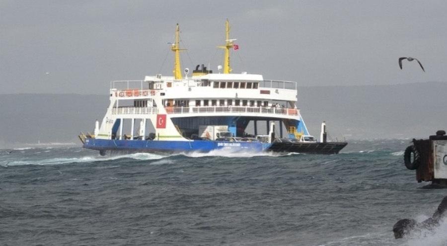 Çanakkale Boğazı'nda feribot seferleri saatsiz yapılıyor