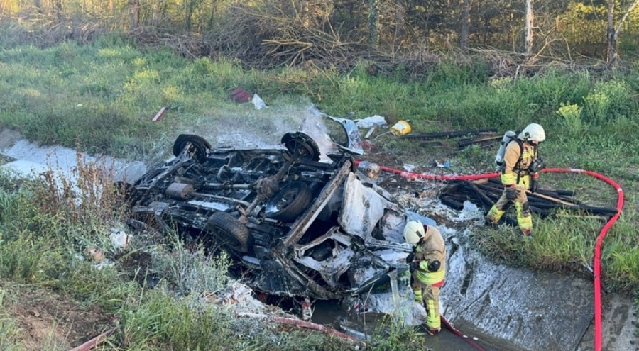 Kanala uçan minibüs cayır cayır yandı