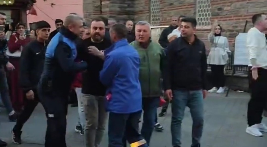 Bursa'da zabıta memurları ile seyyar satıcılar arasında kavga