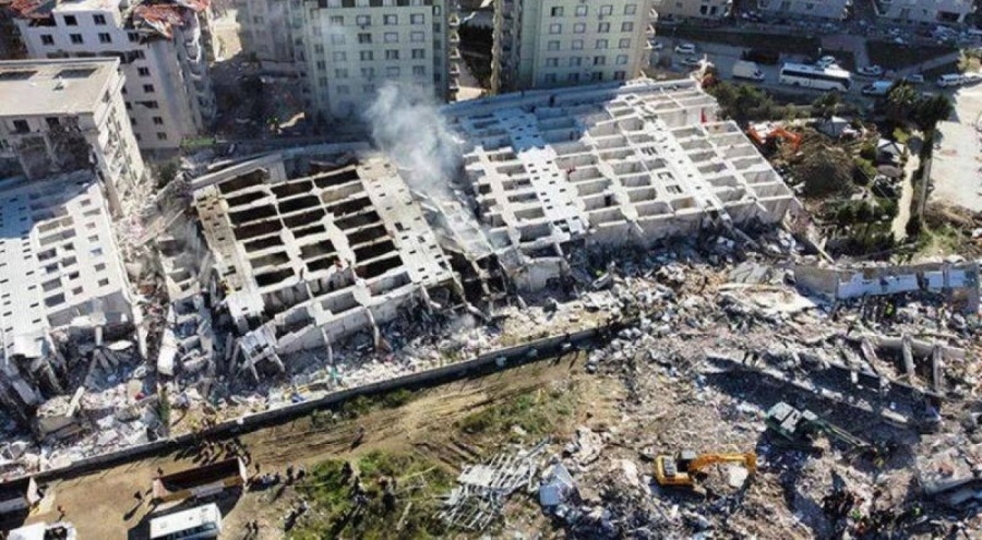 54 kişinin halen bulunamadığı Rönesans Rezidans enkazında arama yapılacak