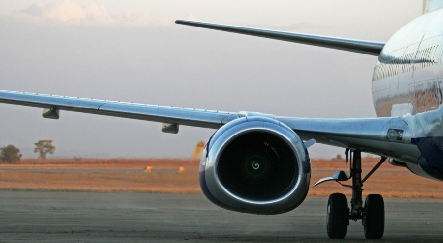 Boeing'de yeni skandal! Uçağın motor kapağı düştü