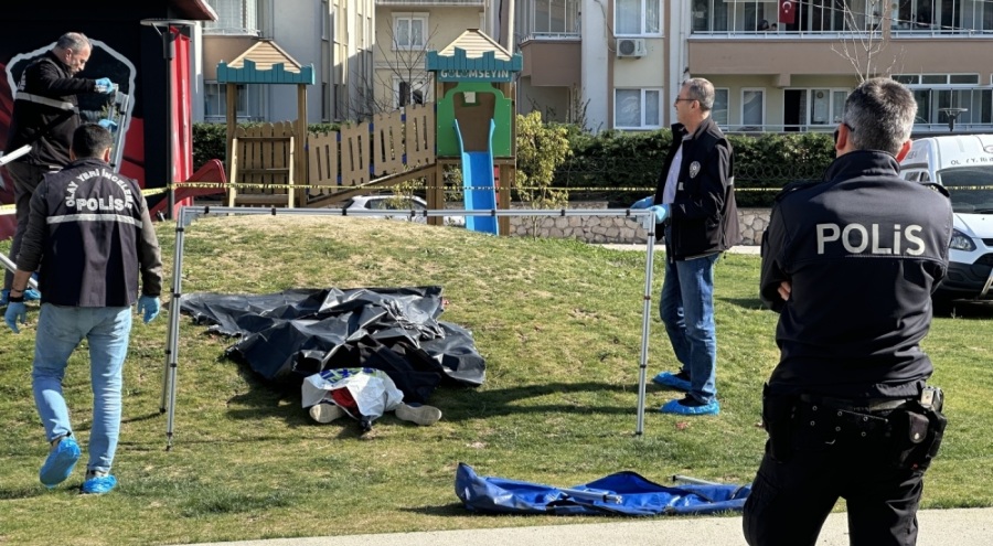 Bursa'da 19 yaşındaki genç parkta yanında tüfekle ölü bulundu