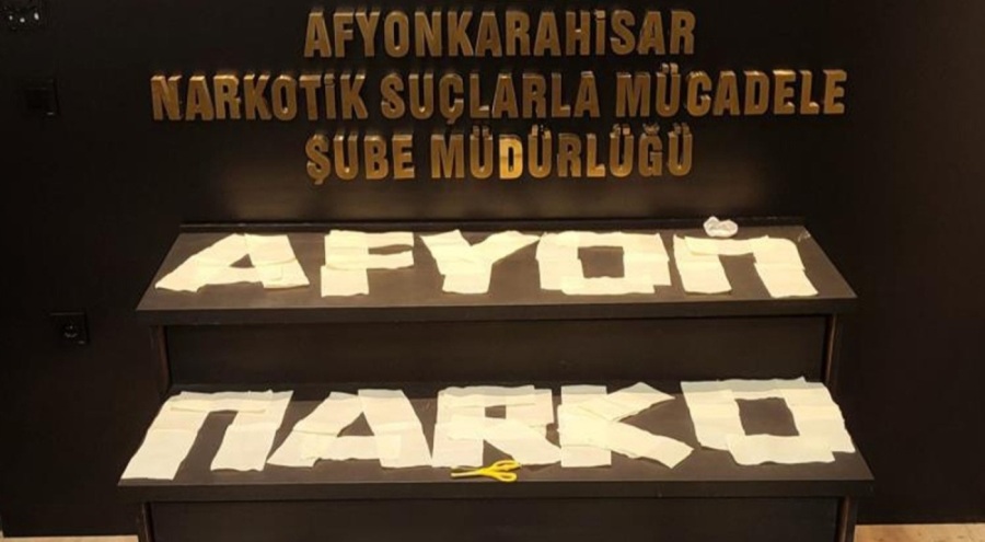 Peçeteye emdirilmiş uyuşturucuyla yakalanan zanlılar tutuklandı