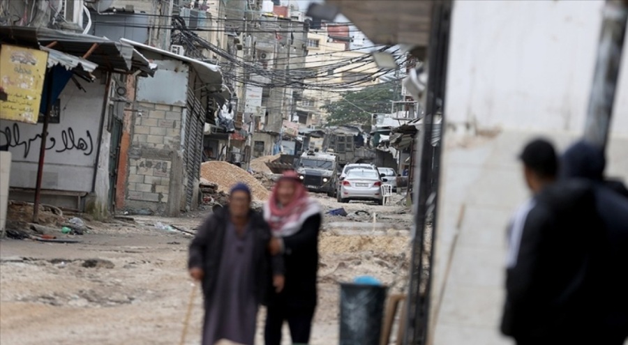 İsrail askerleri, Batı Şeria'nın Tulkerim kentine düzenlediği baskında altyapıya zarar verdi