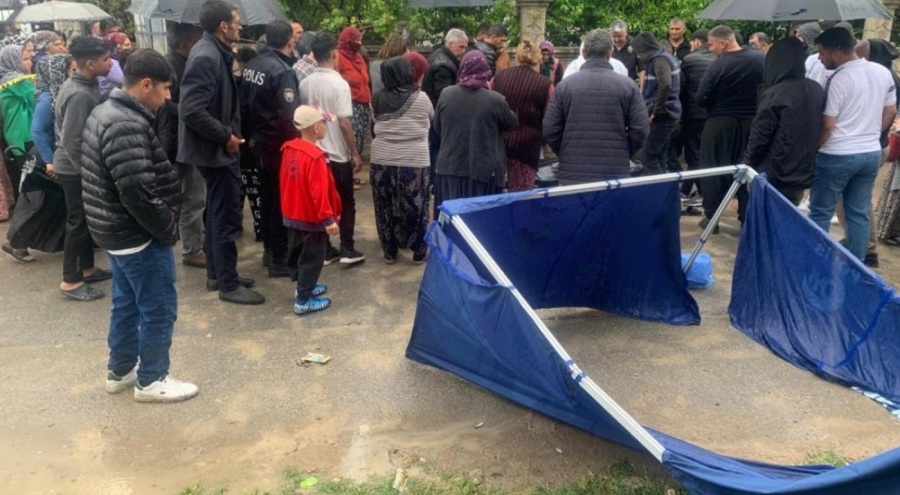 Sokak ortasında hamile kardeşini kafasından vurdu