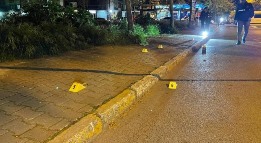 Boşanma aşamasındaki eşini defalarca bıçakladı