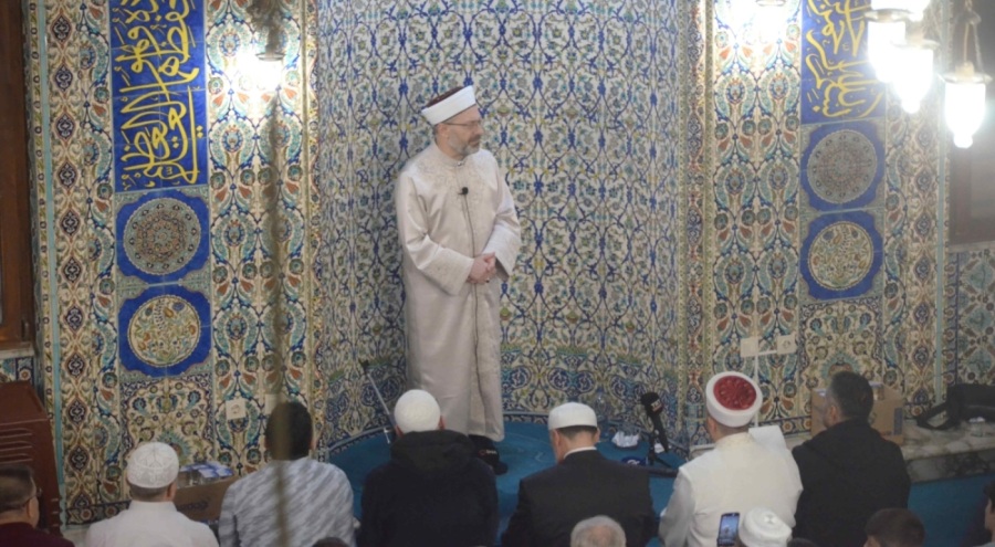 Diyanet İşleri Başkanı Erbaş, Ramazan ayının son teravih namazını kıldırdı