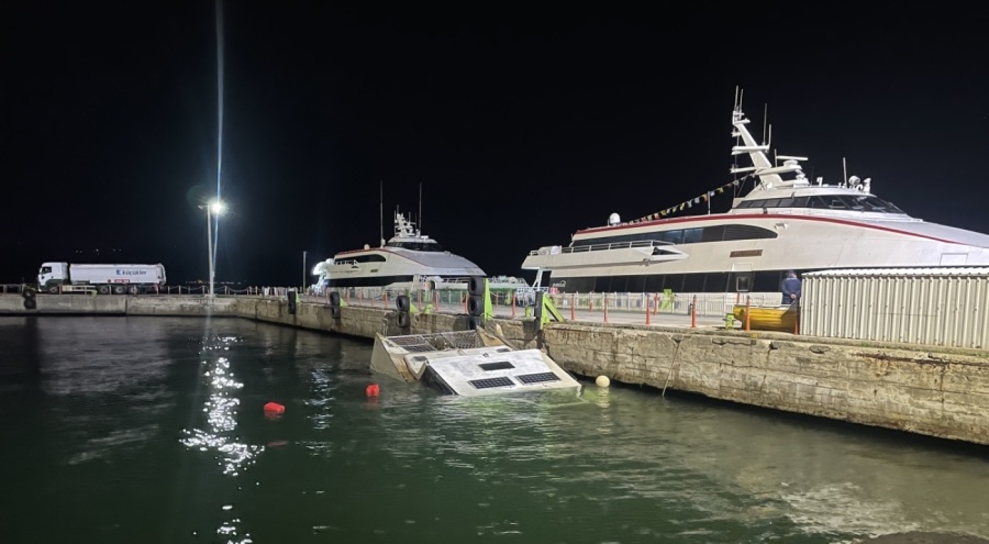 Mudanya'da tekne battı