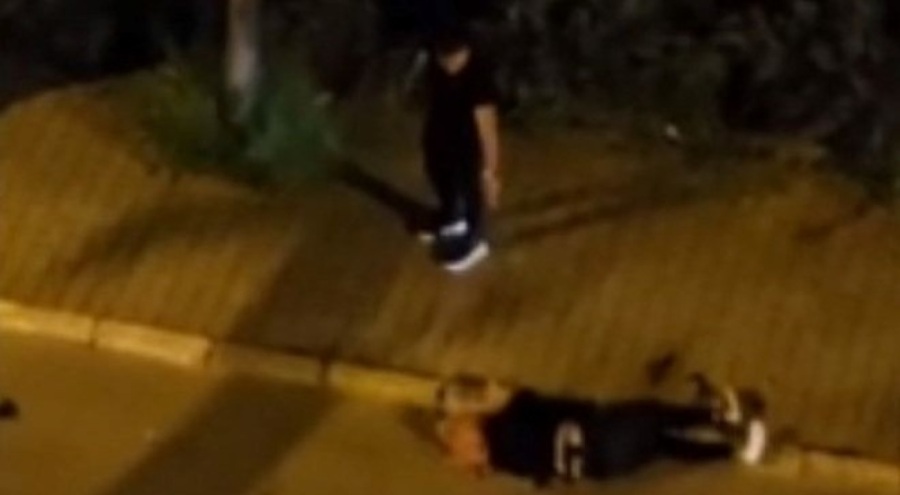 Boşanma aşamasındaki karısını sokak ortasında bıçakladı