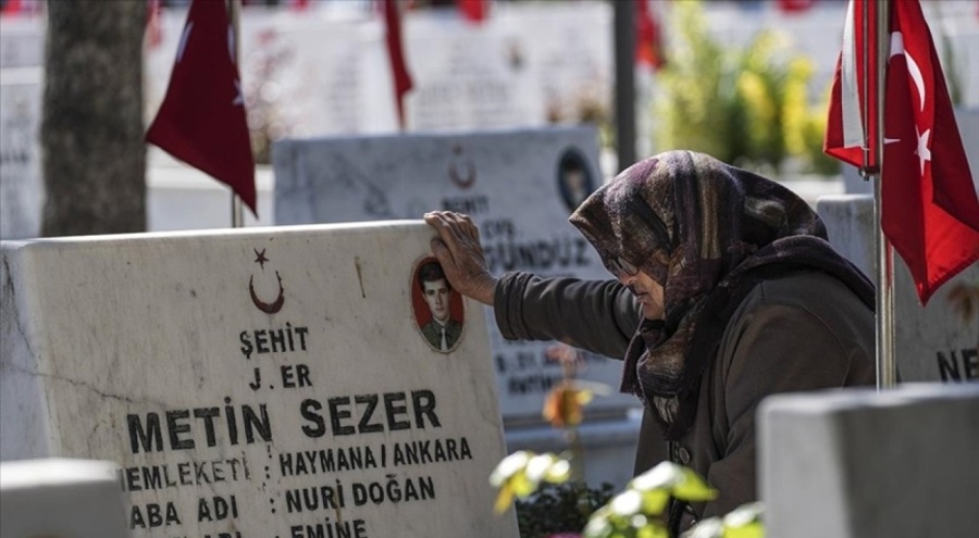 Şehit yakınları ve Gaziler Ramazan Bayramı'nda şehitliği ziyaret etti