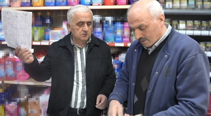 Bursa'da 'zimem defteri' geleneğini yaşatan eski muhtar veresiye borçları ödedi