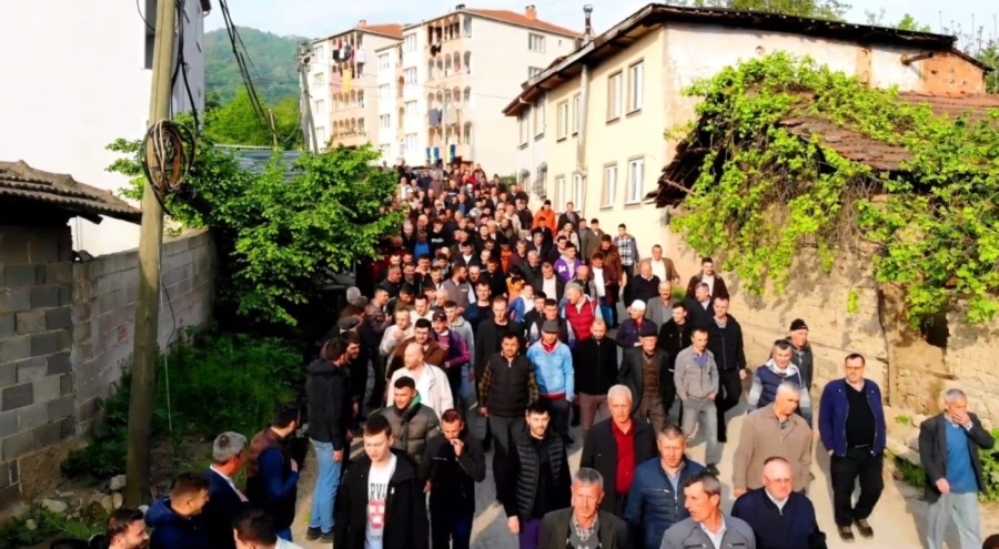 Bursa İnegöl'de 1 kilometrelik bayramlaşma