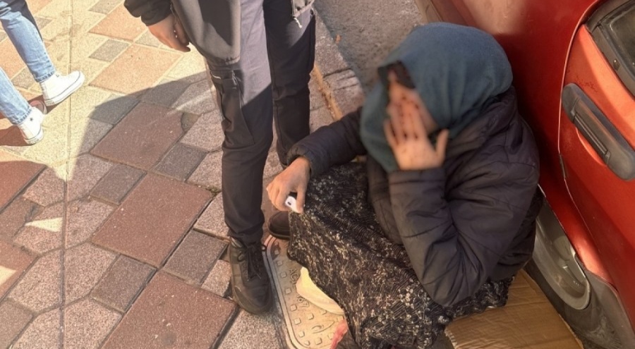 Dilenci kadının üzerinden 23 bin lira çıktı