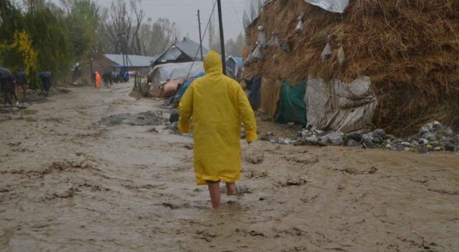 Yüksekova'da camilerden yağış uyarısı yapıldı