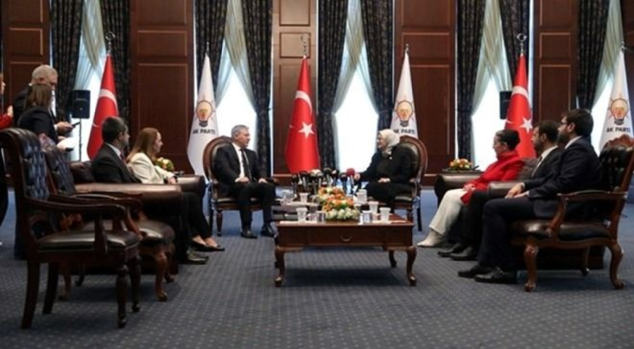 Bugün siyasi partiler için bayramlaşma günü!