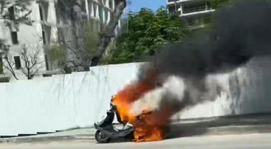 Bursa'da seyir halindeki motosiklet alev alev yandı!