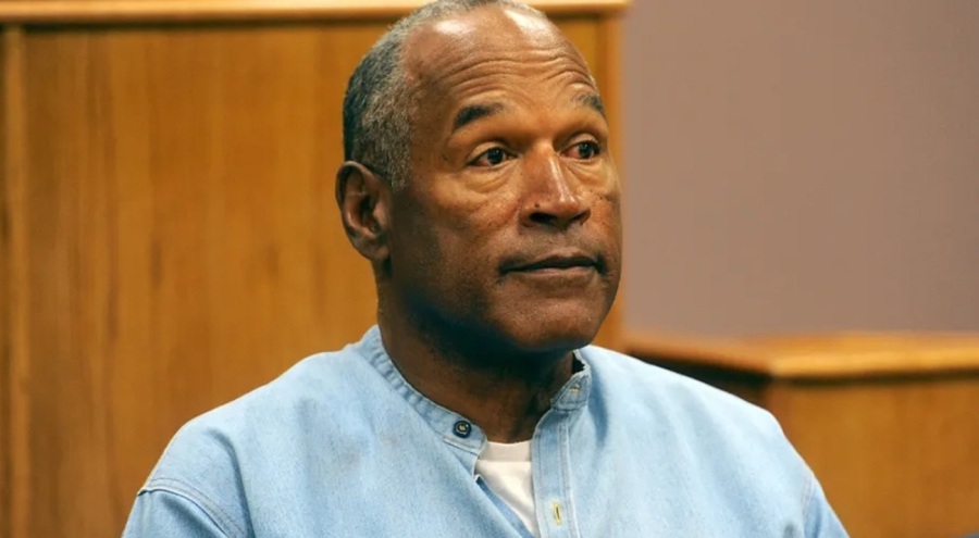 Cinayetten yargılanan eski Amerikan futbolu yıldızı öldü