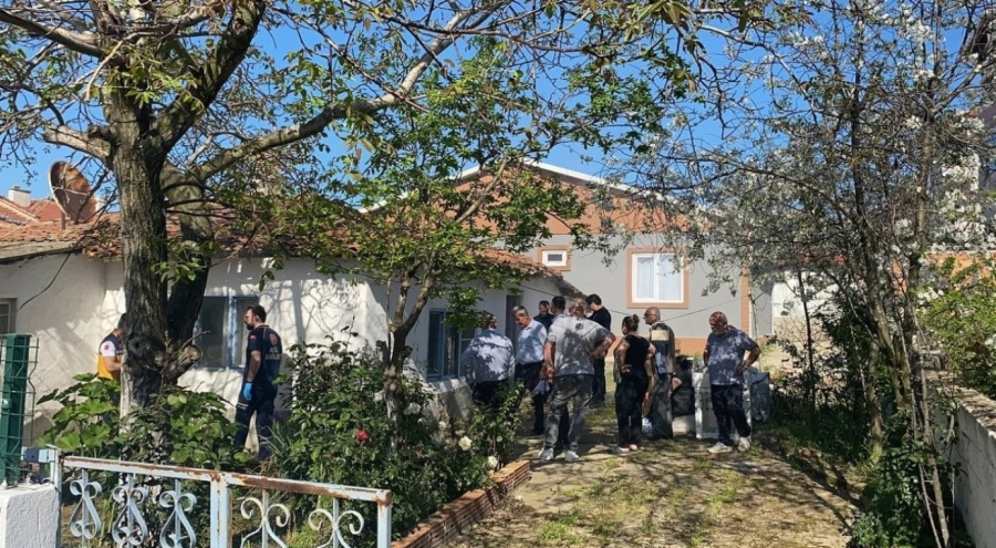 Müstakil ev cayır cayır yanarak kullanılamaz hale geldi