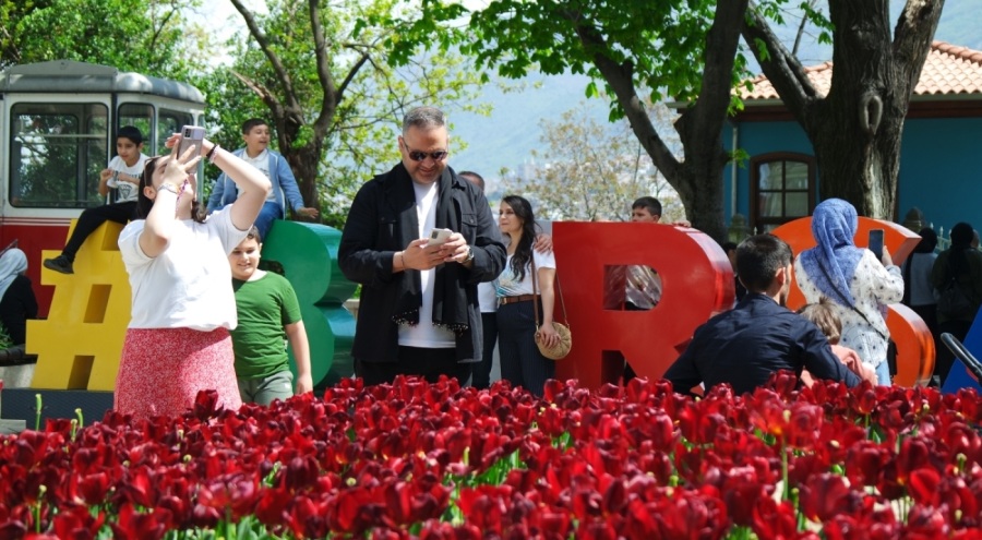 Bursa'da tarihi mekanlar bayram tatiliyle hareketlendi