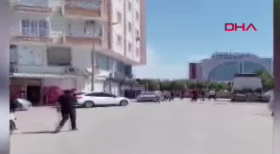 2 grup arasında taşlı, sopalı ve demir çubuklu kavga