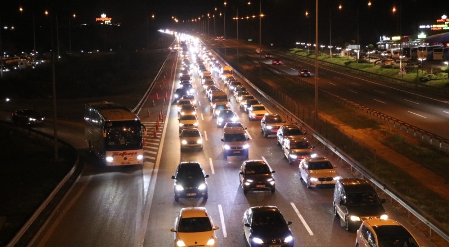 Bolu kesiminde bayram tatili dönüşü hareketliliği başladı