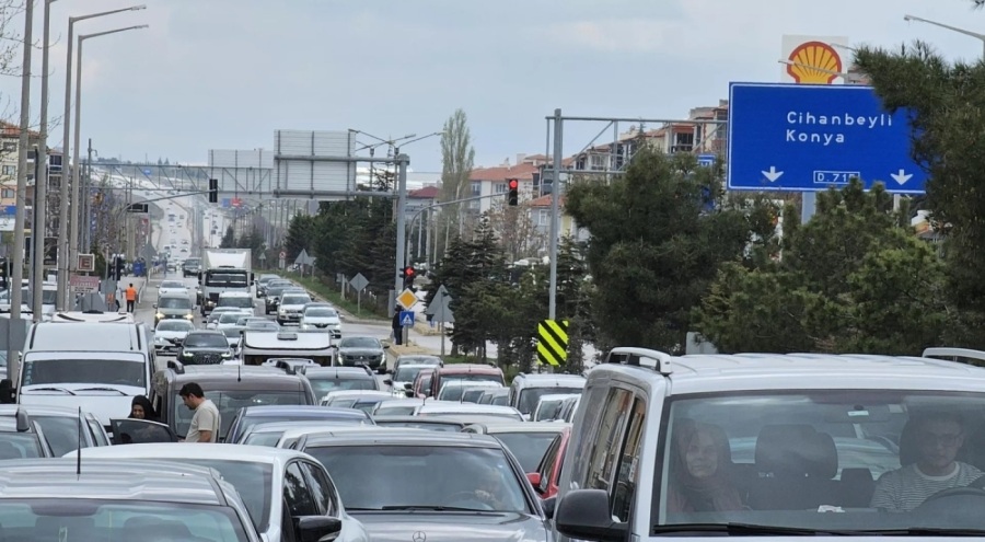 Bayram sonrası Konya-Ankara karayolunda trafik yoğunluğu