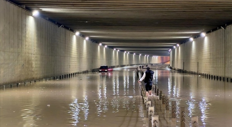 Osmaniye'de sağanak yağış hayatı olumsuz etkiledi